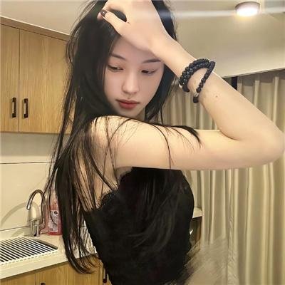 黑衣女孩